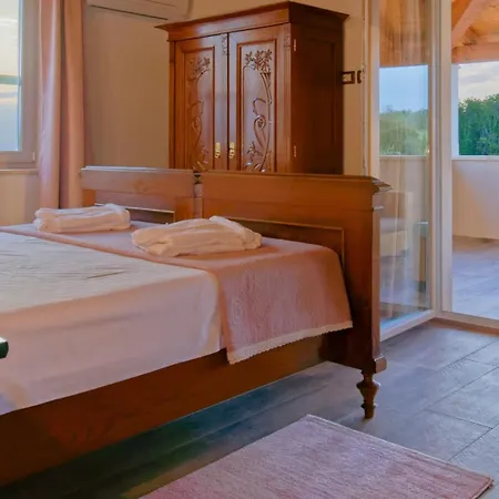 Stella Polaris For 8 Persons In Istria With Private Pool, Sea View, Large Garden & Kids Playground Villa Stuti